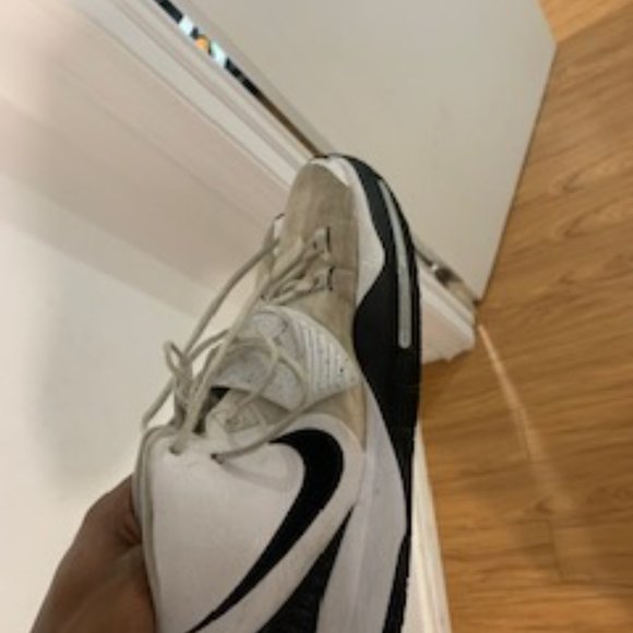 Nike Kyrie 6 Shoe - Picture 2 of 5